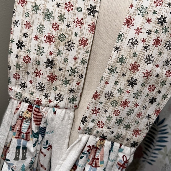 Kitchen scarf tea towel nutcracker prints - Picture 3 of 3